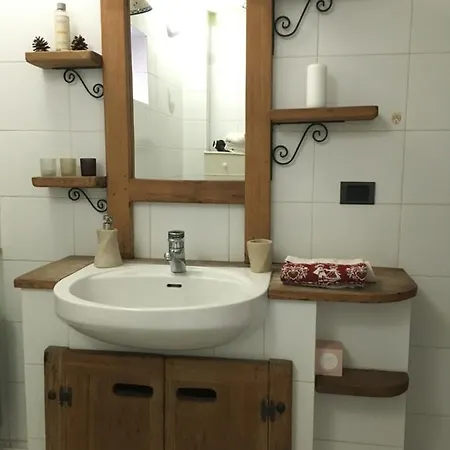 La Casa Del Bosco 아파트 아오스타